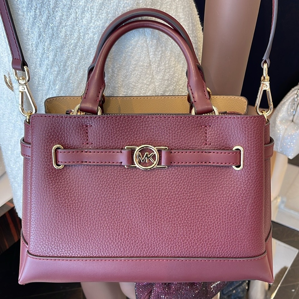 Michael Kors Reed Small Satchel Crossbody Center Zip Bag
Color: OXBLOOD 
NWT - Picture 3 of 16